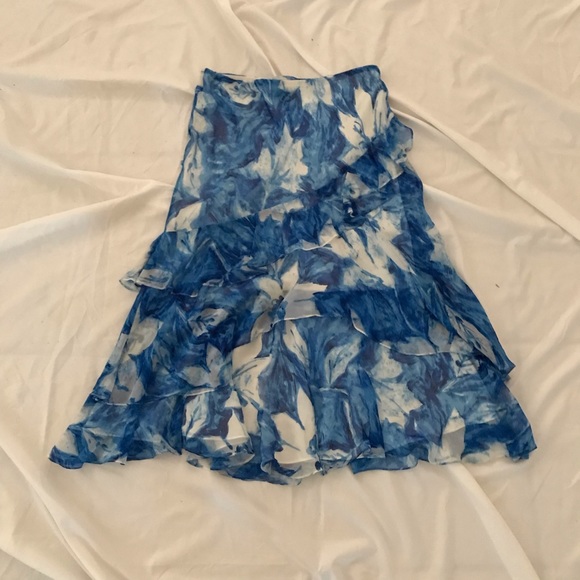 Lauren Ralph Lauren Dresses & Skirts - Silk Lauren Ralph Lauren Beautiful Skirt Medium